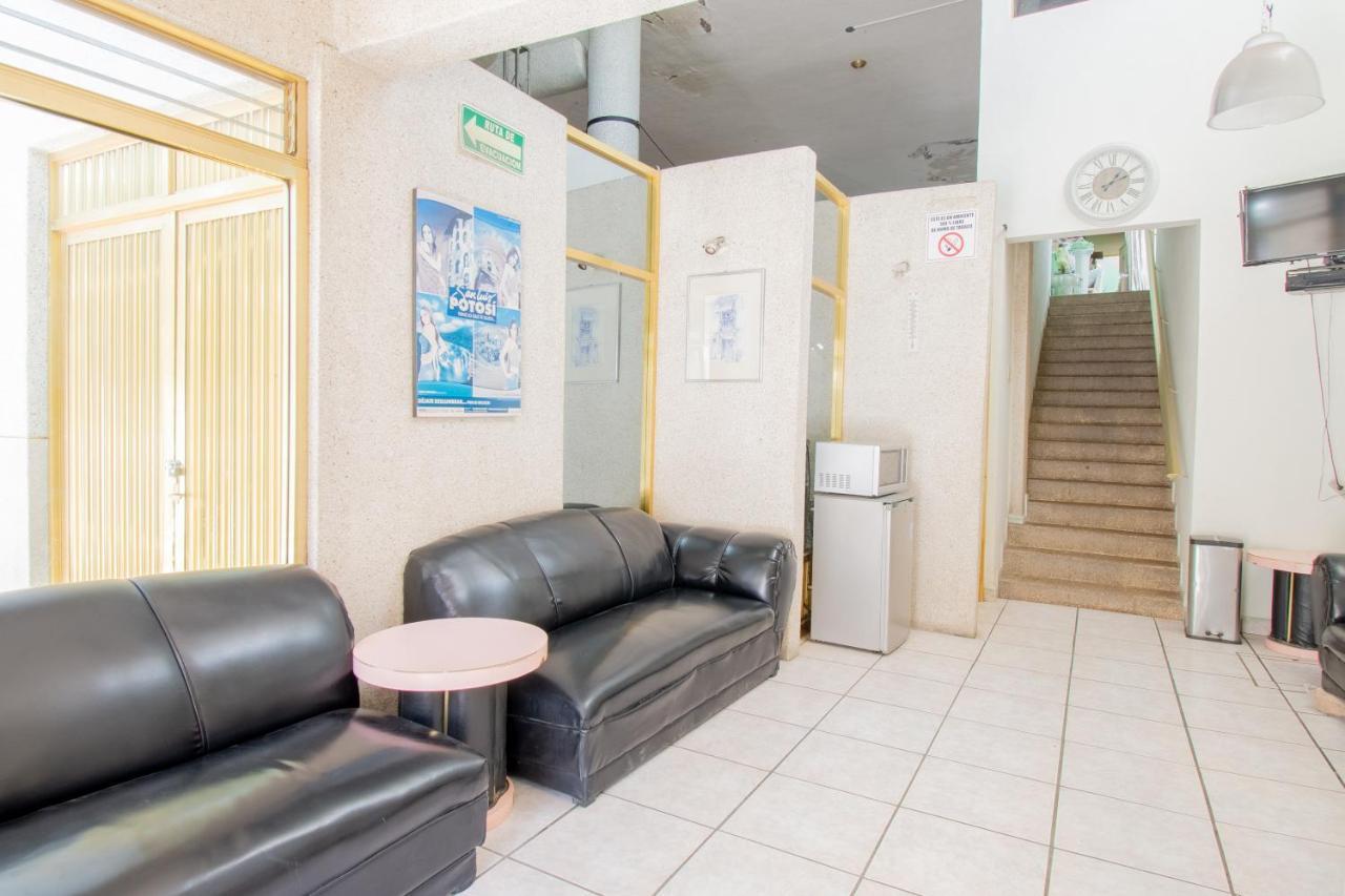 Oyo Hotel Casino Del Valle, Matehuala Εξωτερικό φωτογραφία